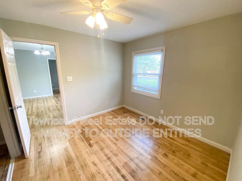 Fayetteville House: 212 Haverhill Drive