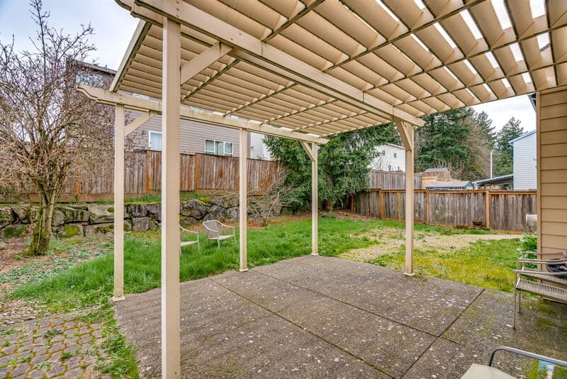 Portland House: 16552 Northeast Pacific Terrace