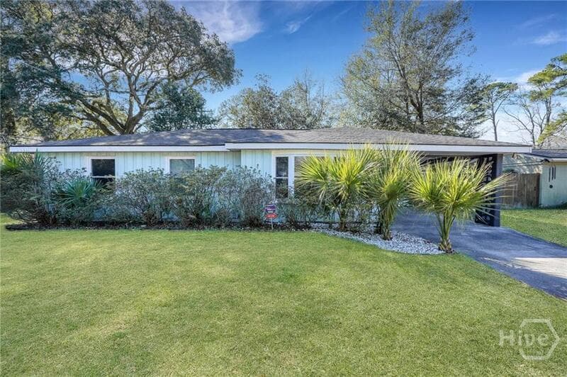 Savannah House: 2337 Shirley Drive