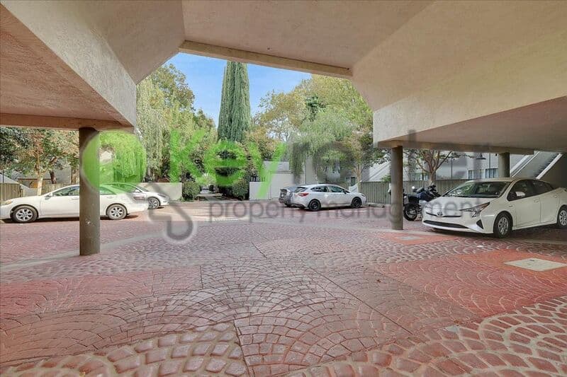 Sacramento House: 1629 10th Street