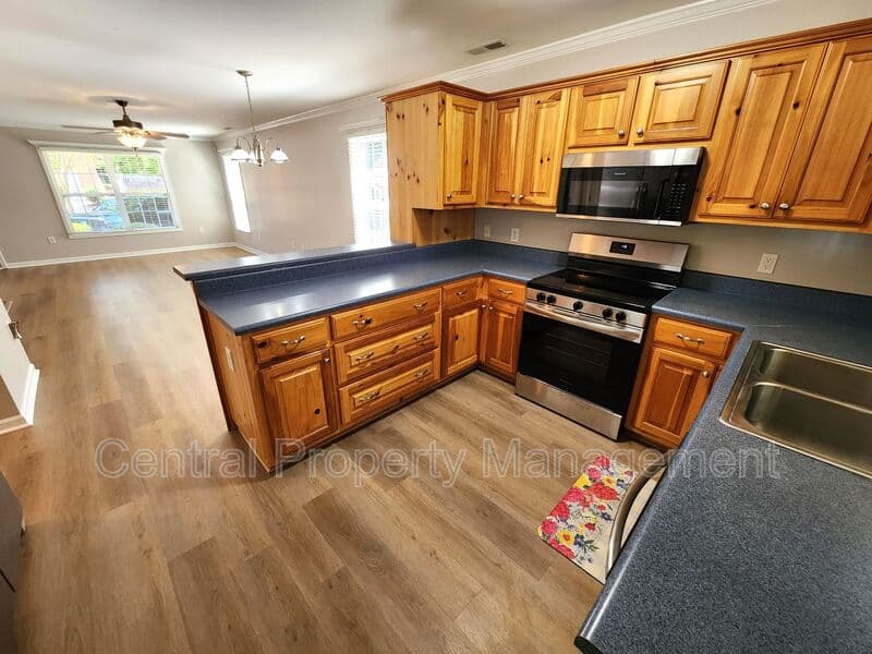 Moore House: 303 Rexford Drive
