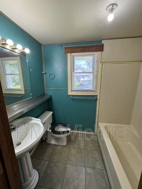 Wichita House: 1939 North Fairview Avenue