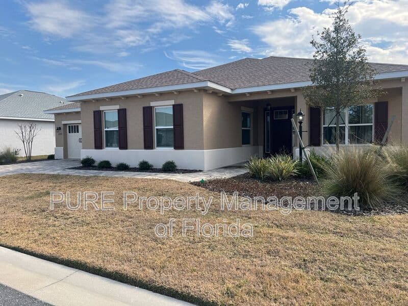 Ocala House: 10376 SW 99th Street