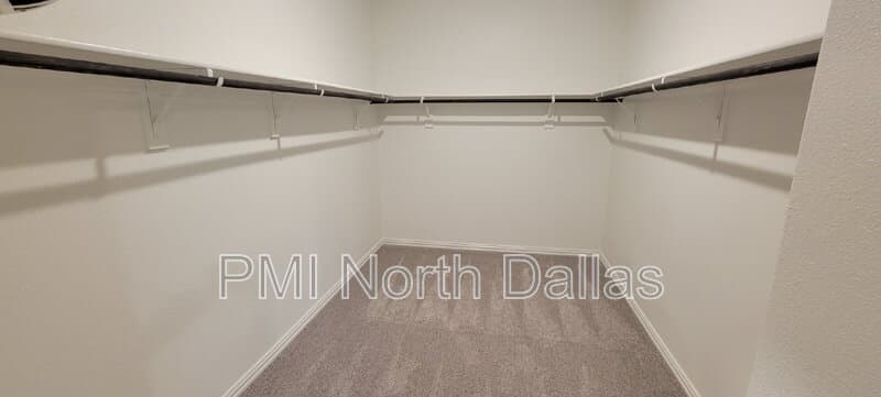 Fort Worth House: 2633 Oneida Lane