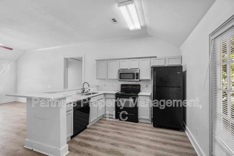Fayetteville Condo: 1128 West Hendrix Street