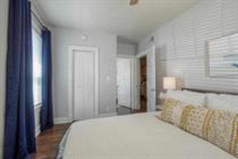 Kansas City Condo: 3833 Central St - 2N