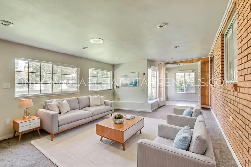 Provo House: 299 E 3200 N