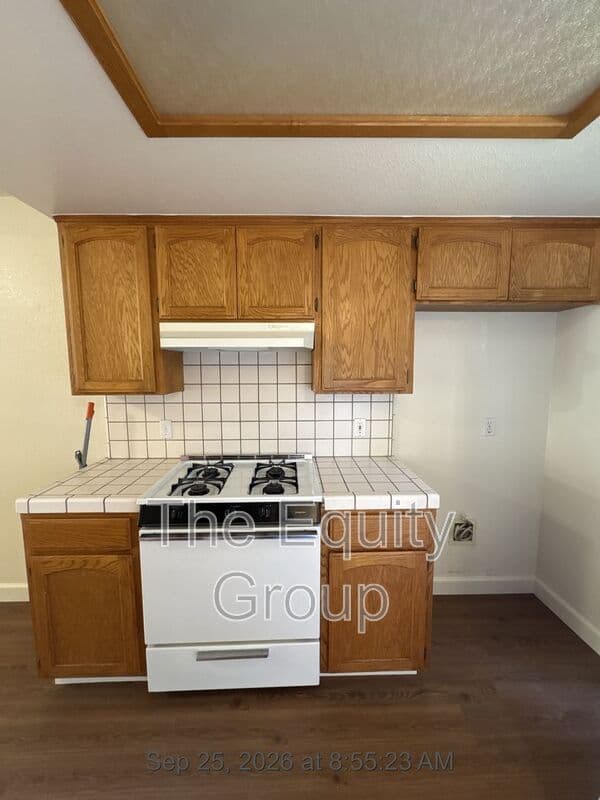 Visalia House: 2619 S Maselli