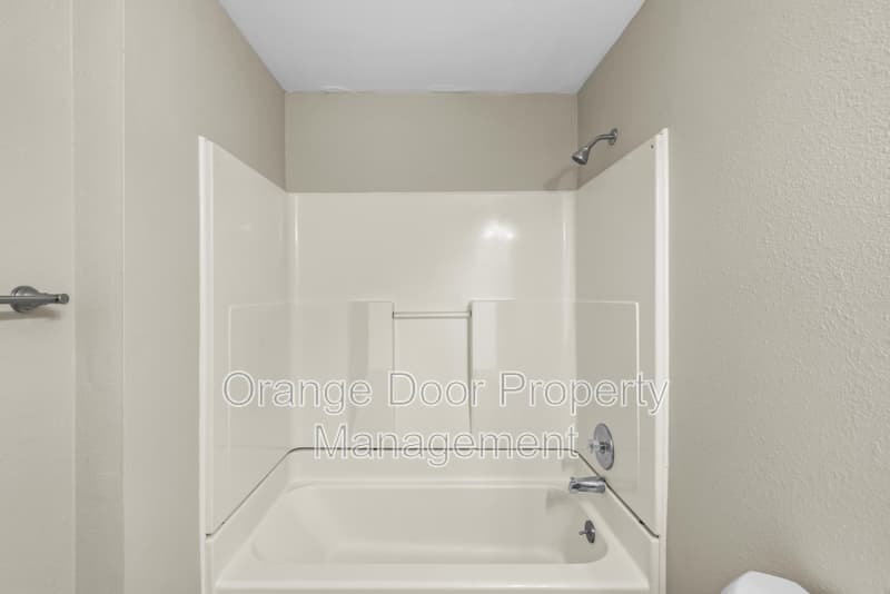 Puyallup Townhome: 12315 112th Avenue Court East