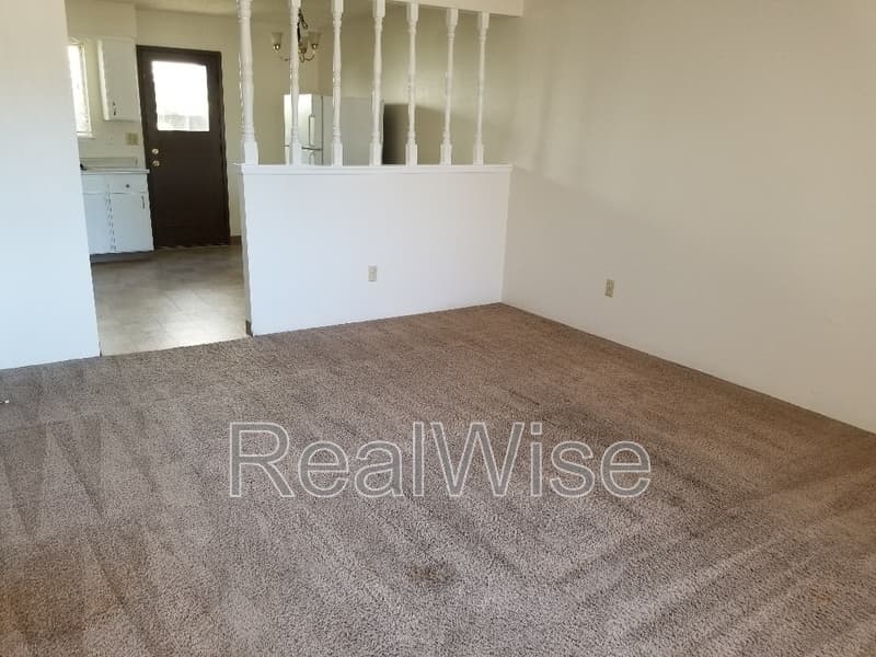 Grants Pass Townhome: 1112 SW 5th St