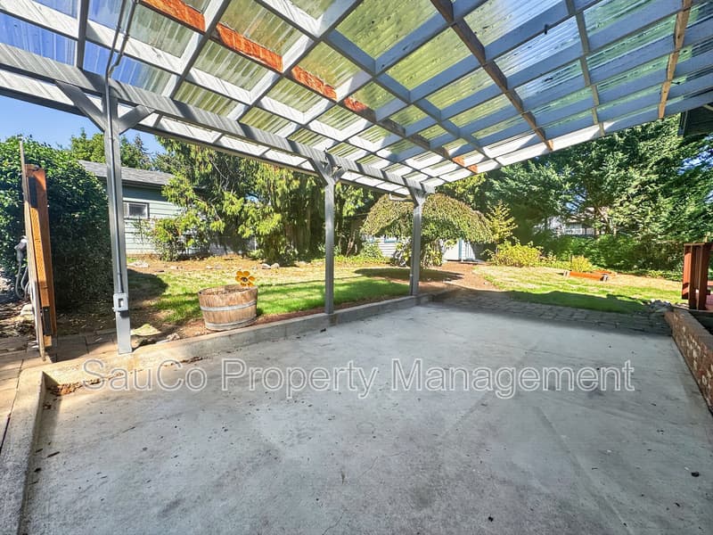 West Linn House: 2312 5th Avenue