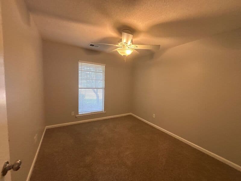Cordova House: 1605 Far Dr