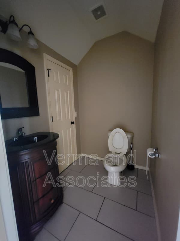 Centerton Townhome: 192 Fair St