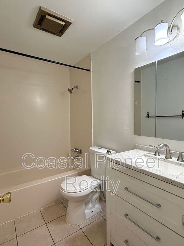 Tampa Townhome: 7573 Abonado R