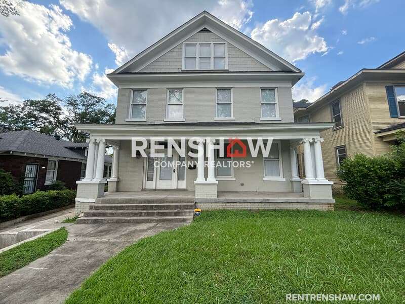 Memphis House: 59 N Willett St