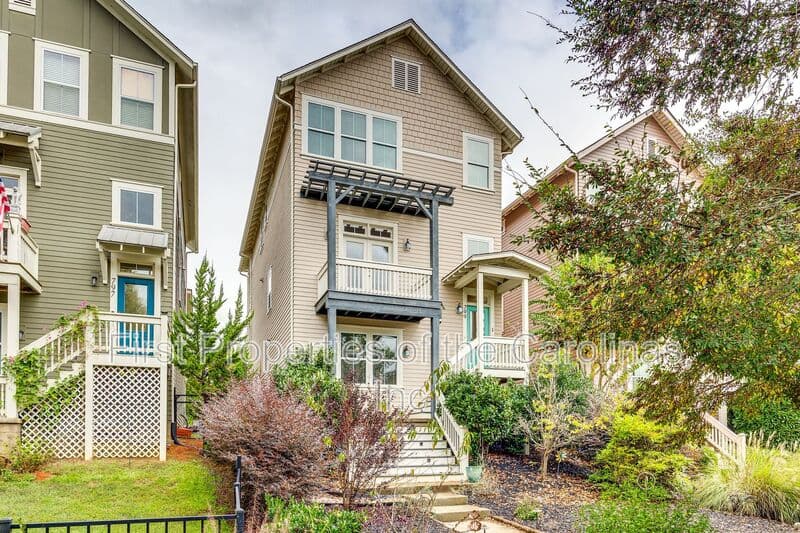 Rock Hill House: 799 Herrons Ferry Rd.