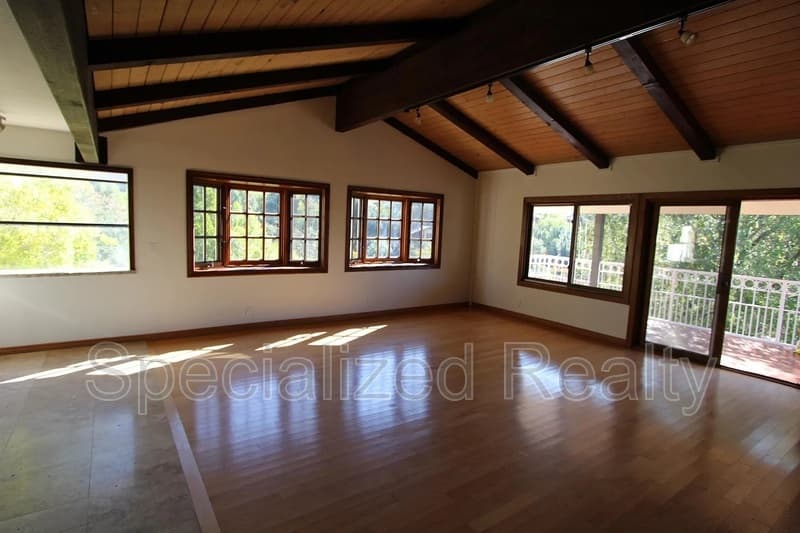 La Canada Flintridge House: 3694 Berwick Drive