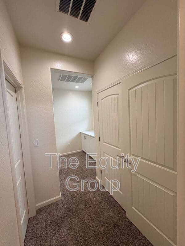 Visalia House: 1005 West Sedona Ave