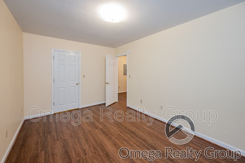 Mc Calla Condo: 484 Grey Hill Rd