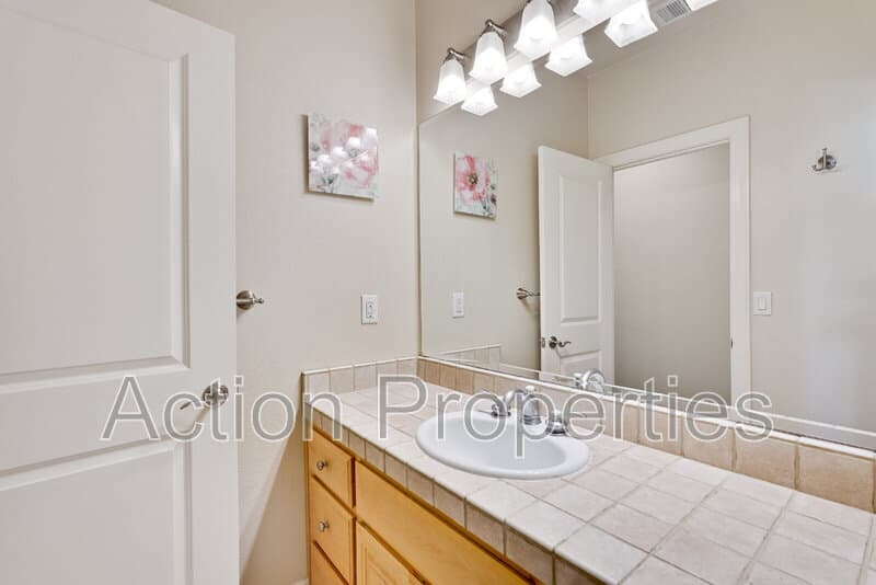 San Jose House: 1182 Curtiss Avenue