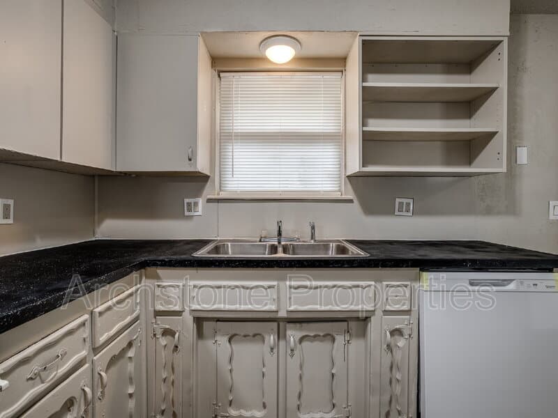 Midwest City House: 1309 Hickory Lane