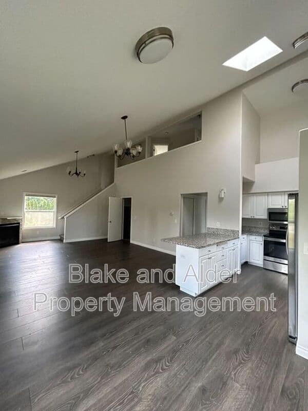 Portland House: 5609 SE 117TH Ave