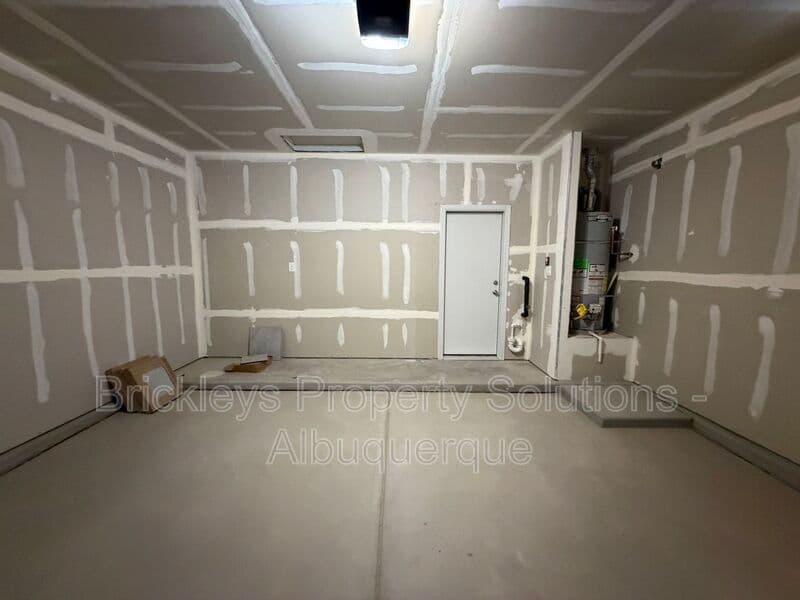 Albuquerque House: 6118 Chicago Dr SE