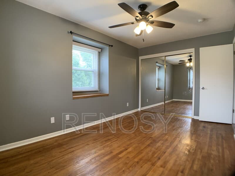 Des Moines House: 5174 NE 6th Ct