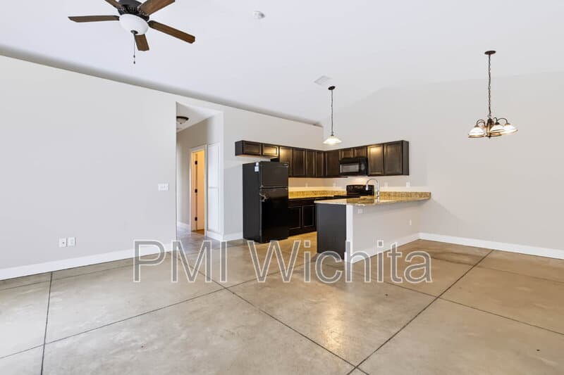 Derby Condo: 3418 E Aster St