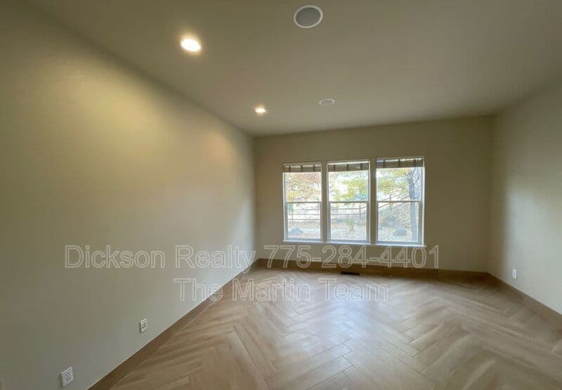 Reno House: 1850 Sun Shadow Court
