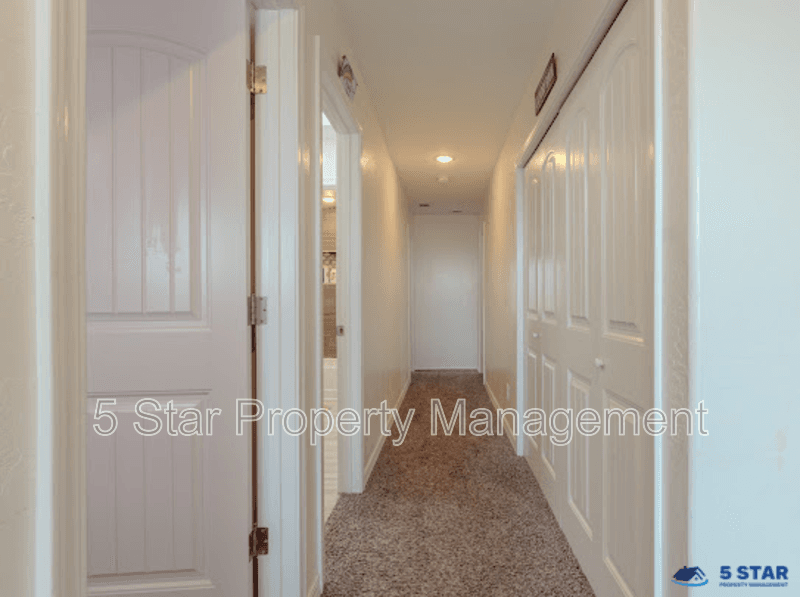 El Paso House: 2233 Mike Price Dr
