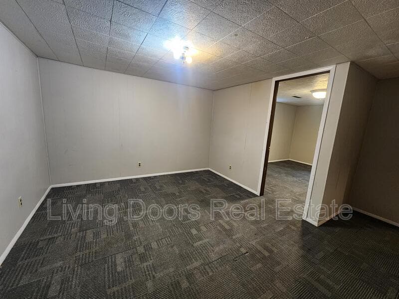 Lincoln House: 3910 N 12 St