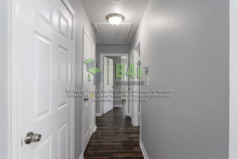 Forest Park House: 928 Needle Drive