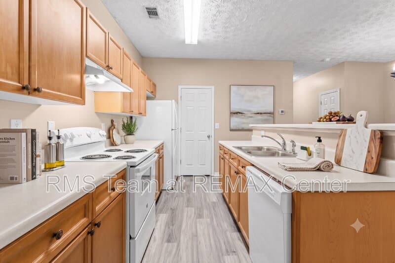 Flowery Branch Townhome: 4932 Vireo Dr