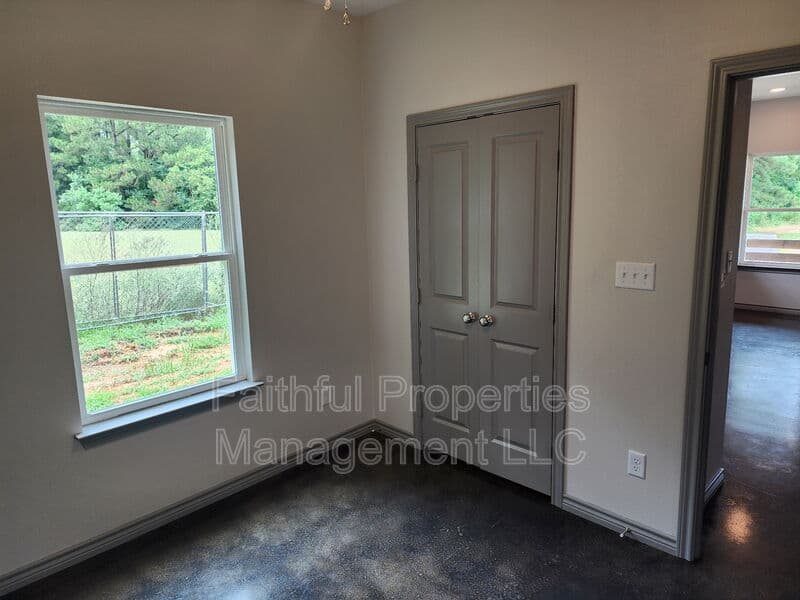 Troup Condo: 407 North Logan Lane - A