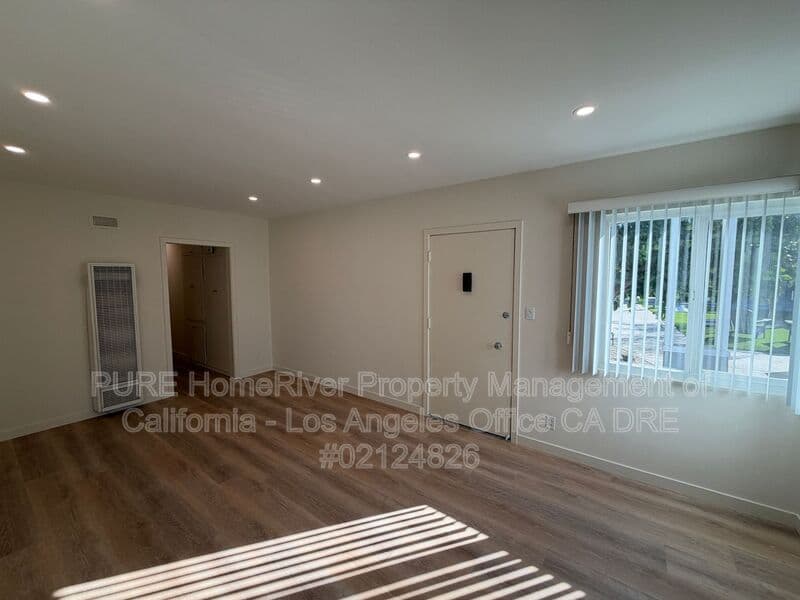 Sherman Oaks House: 4427 Murietta Ave