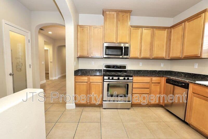 Orangevale House: 9041 Crescenda Lane