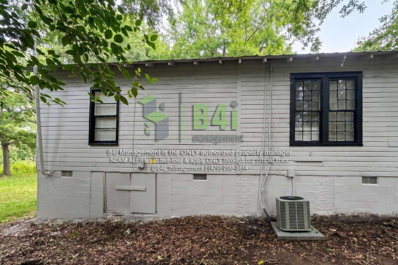 Milledgeville House: 1645 Vinson Hwy