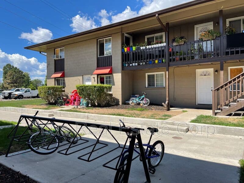 Lakewood House: 8179 W. 9th Ave.