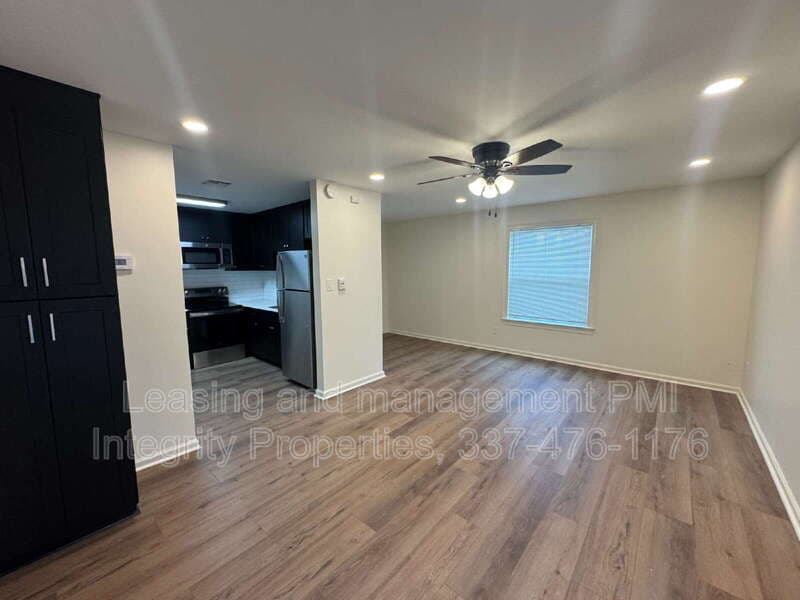 Lafayette Condo: 105 Meaux Blvd Apt 4