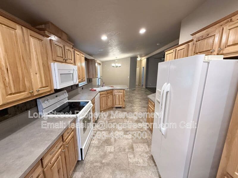 Philomath House: 209 N 9th St