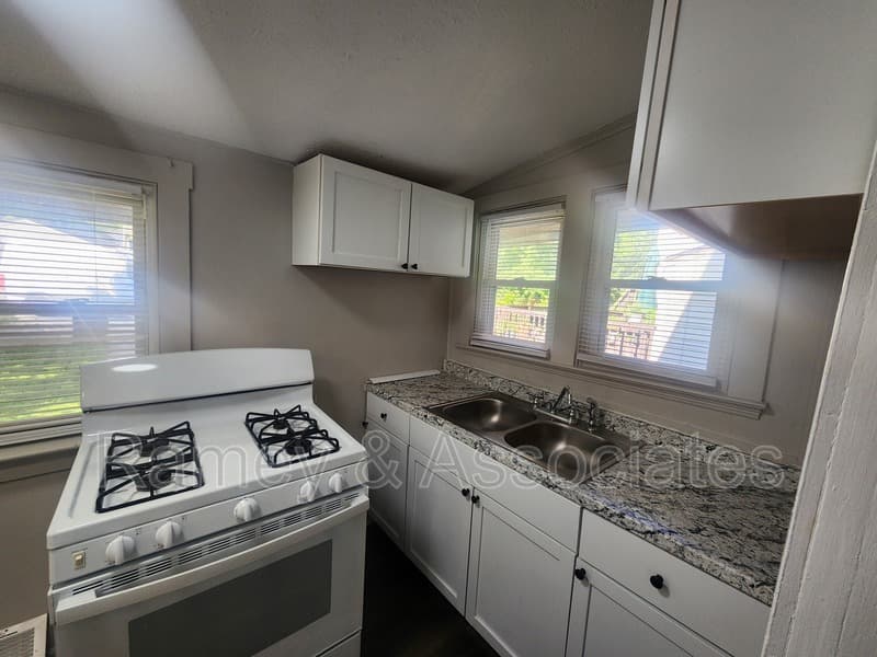 Louisville Condo: 1842 Bolling Ave