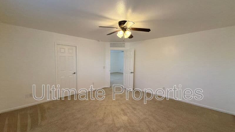 Surprise House: 11486 West Austin Thomas Drive