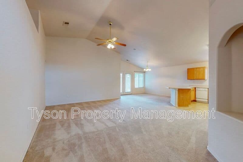 Albuquerque House: 5916 Mesa Sombra NW