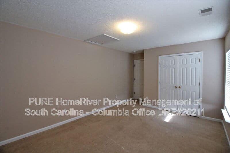 Columbia House: 581 Heron Glen Dr