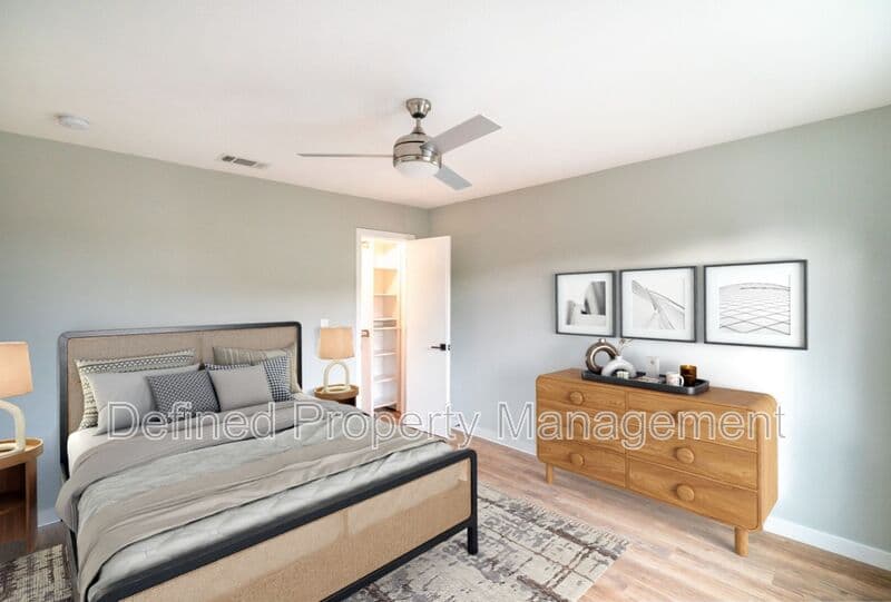 Los Angeles Condo: 5847 Willoughby Avenue