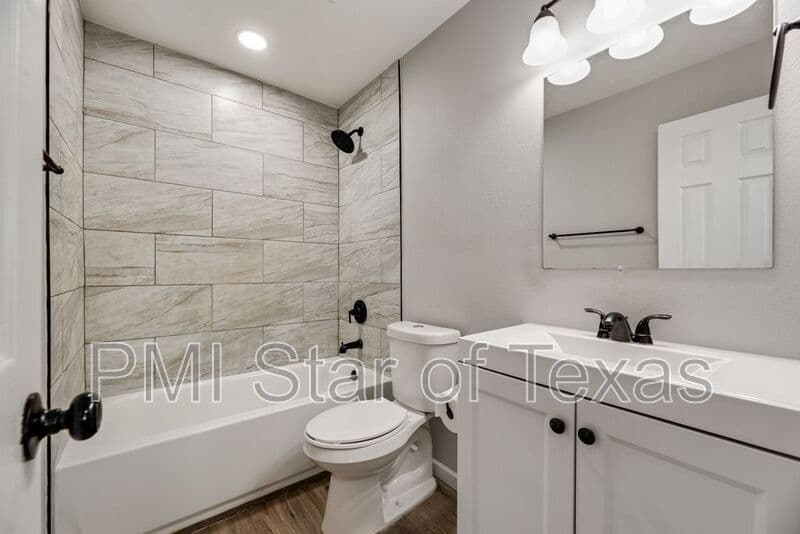 Dallas Condo: 4702 Collins Ave