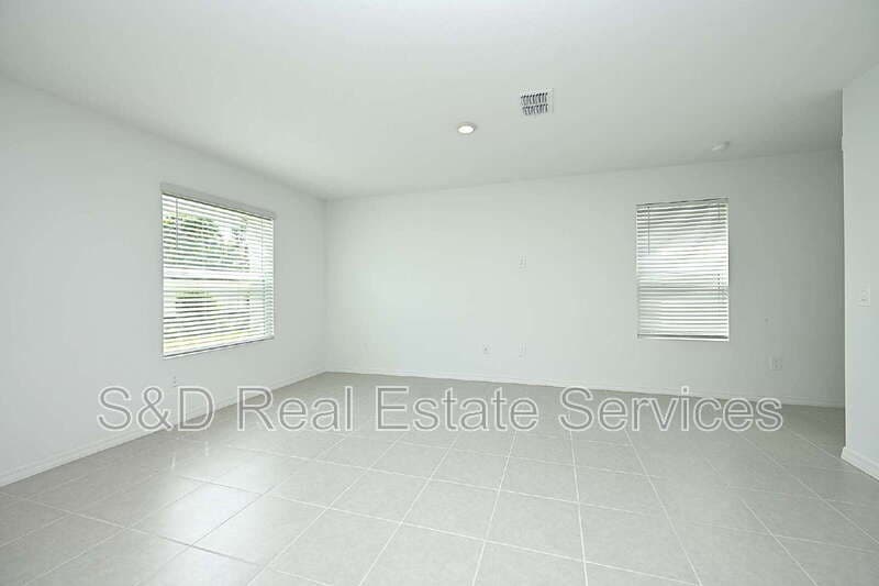 Lakeland House: 7847 Abagail Dr.