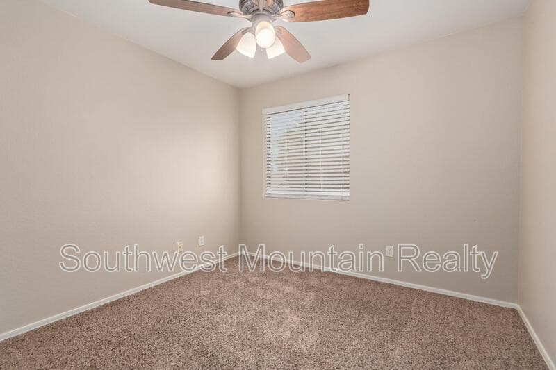 Maricopa House: 44856 W Paitilla Lane