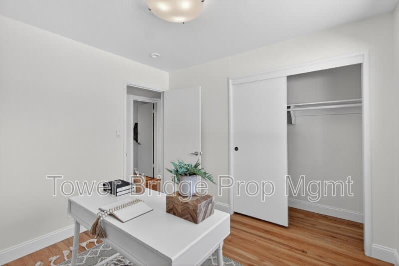Fair Oaks House: 3937 Orangewood Dr
